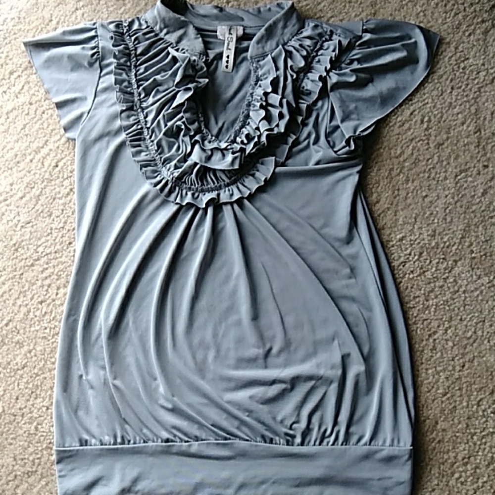 Heart Soul gray ruffled blouse